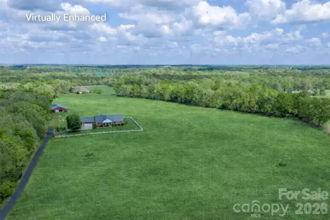 824 N Forest Hills School Rd, Marshville, NC 28103