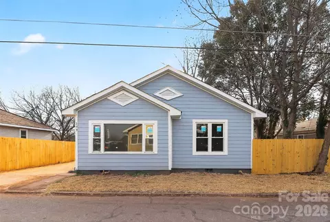 399 Woodlawn Ave, Cramerton, NC 28032