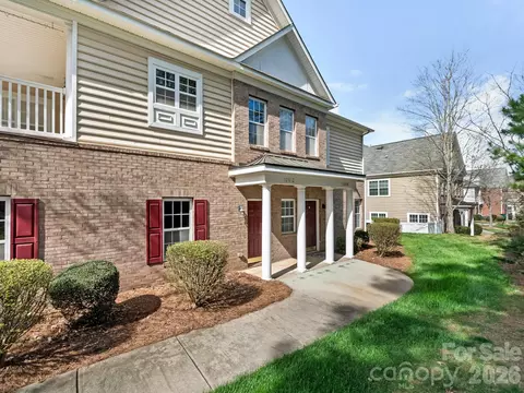 12008 Bordeaux St, Charlotte, NC 28277