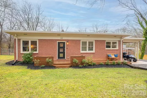 335 E Sumner St, Lincolnton, NC 28092