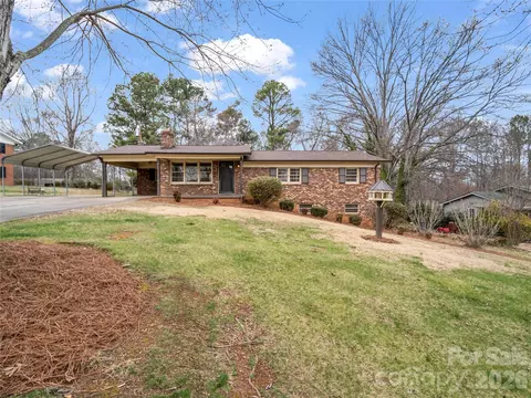 193 Oak Forest Dr, Forest City, NC 28043