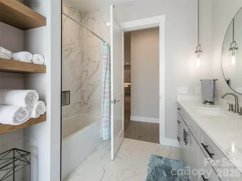 Bath - 744 Daniel Circle Dr, Mills River, NC 28759 photo 7 of 8