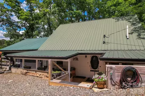 Exterior - 507 Dockside Ter, Denton, NC 27239 photo 5 of 7