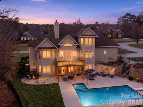 141 Winding Creek Dr, Troutman, NC 28166