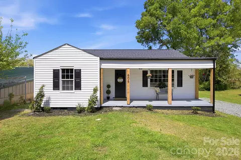 608 Carver Dr, Lexington, NC 27292