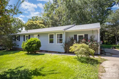 904 Timberlane Dr, Mount Holly, NC 28120