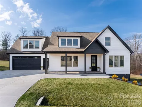 1031 Hillside Ridge Rd, Candler, NC 28715