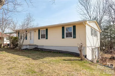 56 Fairview Ave, Hendersonville, NC 28792