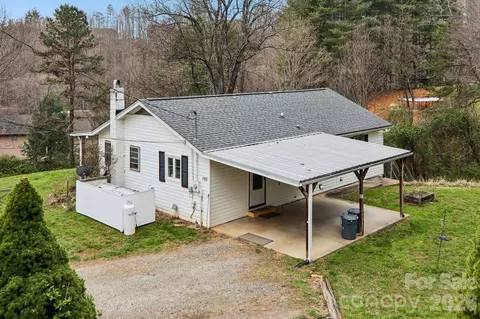 Exterior - 105 Baird Rd, Mars Hill, NC 28754 photo 2 of 11