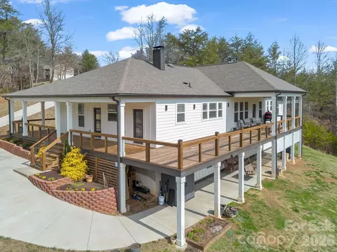 24 Chapel Hill 40 Ln #40, Leicester, NC 28748