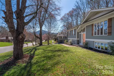 330 Woody Ln, Asheville, NC 28804