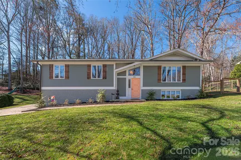330 Woody Ln, Asheville, NC 28804