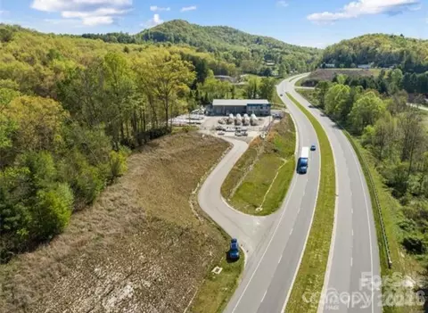 6045 Us 19e Hwy, Burnsville, NC 28714