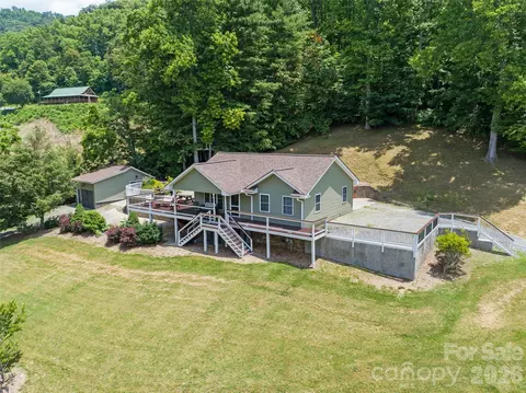 189 Poverty Branch Rd, Barnardsville, NC 28709