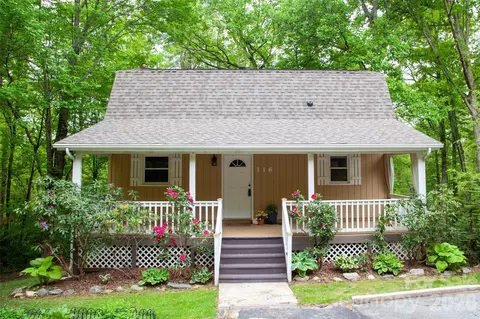 116 Vehorn Rd, Fairview, NC 28730
