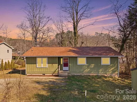 68 Palmer St, Brevard, NC 28712