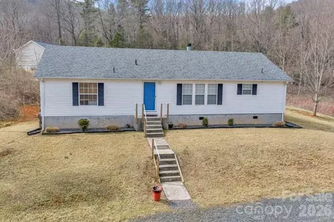 401 Lynn Gap Rd, Spruce Pine, NC 28777