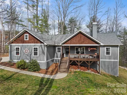 72 Summer Shade Ct, Hendersonville, NC 28792