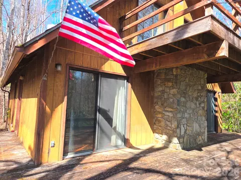 135 Cataloochee Ln, Waynesville, NC 28785
