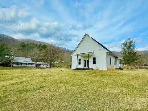 6367 Nc 261 Hwy, Bakersville, NC 28705