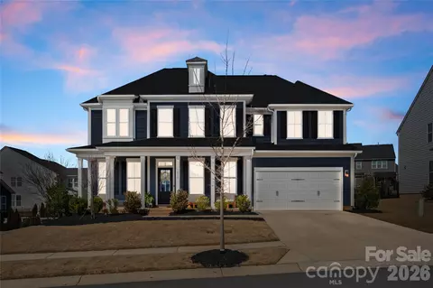 1008 Cabriolet Ct, Waxhaw, NC 28173
