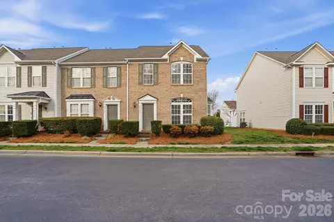 4723 Forestridge Commons Dr, Charlotte, NC 28269