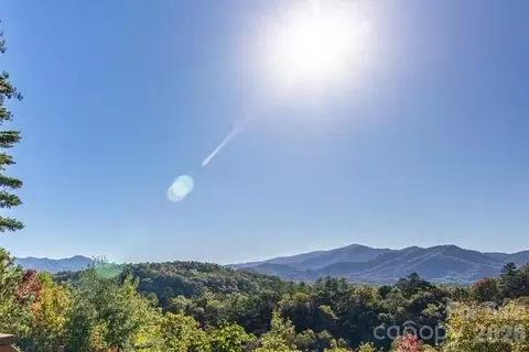 28 Nantahala Rdg, Bryson City, NC 28713
