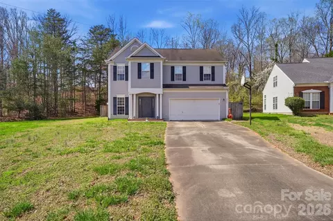 9541 Green Apple Dr, Charlotte, NC 28215