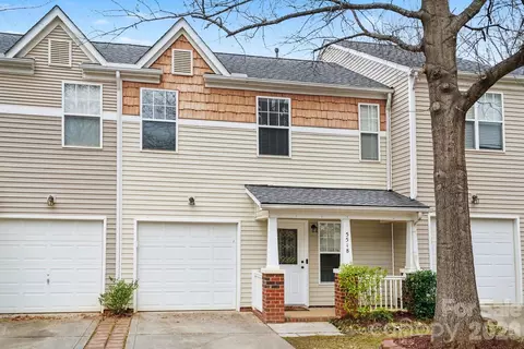 5518 Santeelah Ct, Charlotte, NC 28217