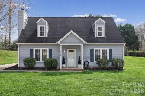 6104 Sunbridge Ct, Charlotte, NC 28269