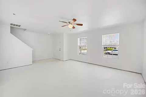 Living - 822 Sinclair Dr, Monroe, NC 28112 photo 2 of 5