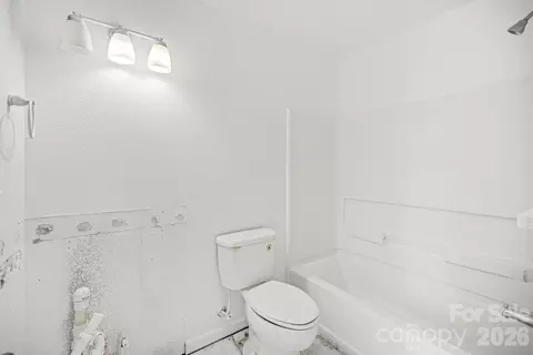 Bath - 822 Sinclair Dr, Monroe, NC 28112 photo 2 of 2