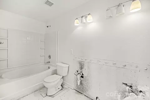 Bath - 822 Sinclair Dr, Monroe, NC 28112 photo 1 of 2