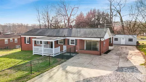 606 Park Ave, Morganton, NC 28655