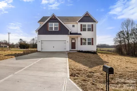 105 Indian Wells Ct, Harmony, NC 28634