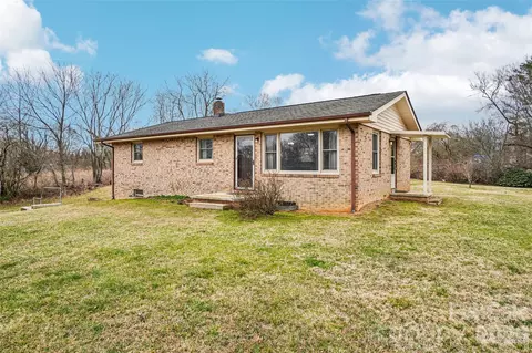 277 Powell St, Hendersonville, NC 28792