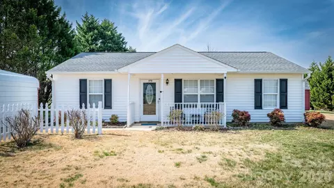 370 Weathers Creek Rd, Troutman, NC 28166
