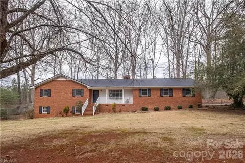 1165 Canaan Church Rd, Denton, NC 27239