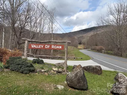155 Mule Trail Dr, Bakersville, NC 28705