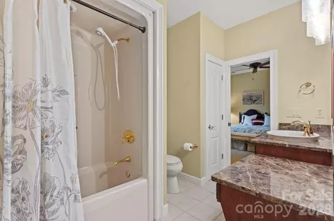Bath - 151 Founders Dr, Flat Rock, NC 28731 photo 5 of 5