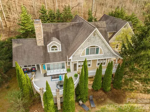 11 Hearthstone Dr, Asheville, NC 28803