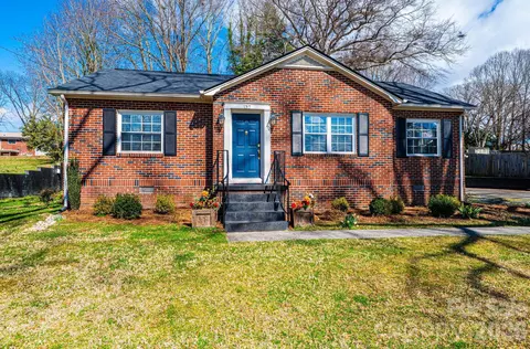 132 15th Nw Ave NW, Hickory, NC 28601