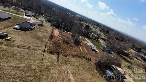 907 Honeysuckle Dr, Shelby, NC 28150
