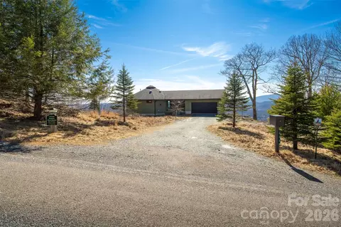 448 Howards Knob Rd, Boone, NC 28607