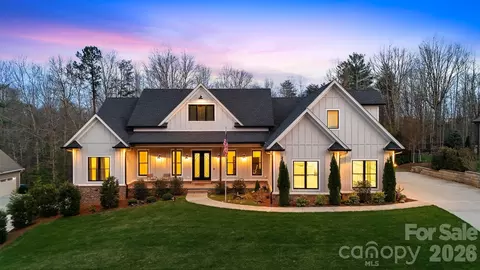762 River Bend Dr, Granite Falls, NC 28630