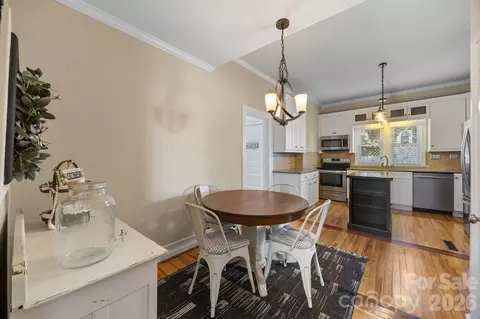 Dining - 165 8th Ave, Cramerton, NC 28032 photo 1 of 2
