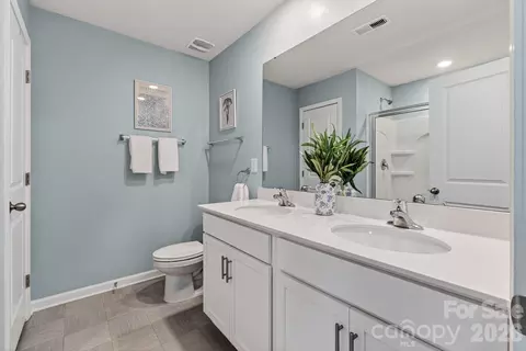 Bath - 405 Bennington Dr, Stanley, NC 28164 photo 1 of 4