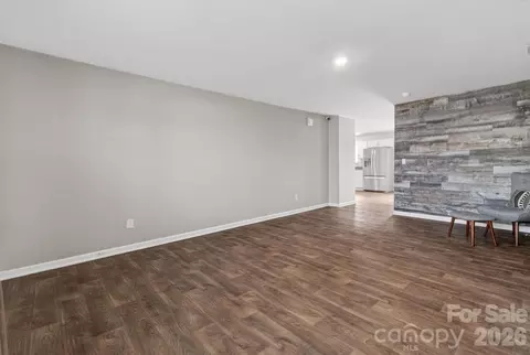 Living - 405 Bennington Dr, Stanley, NC 28164 photo 2 of 3