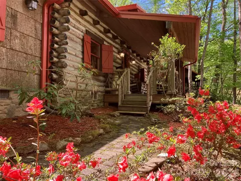 12 Victoria Rose Ln, Waynesville, NC 28785