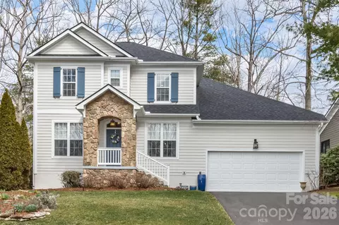 107 Mountain Dr, Biltmore Lake, NC 28715